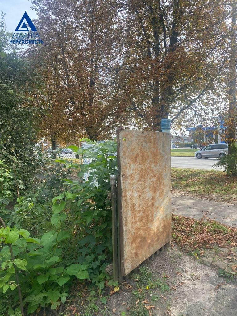 Земельна ділянка з будинком в м. Луцьк (4)