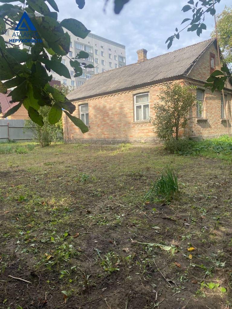 Земельна ділянка з будинком в м. Луцьк (8)
