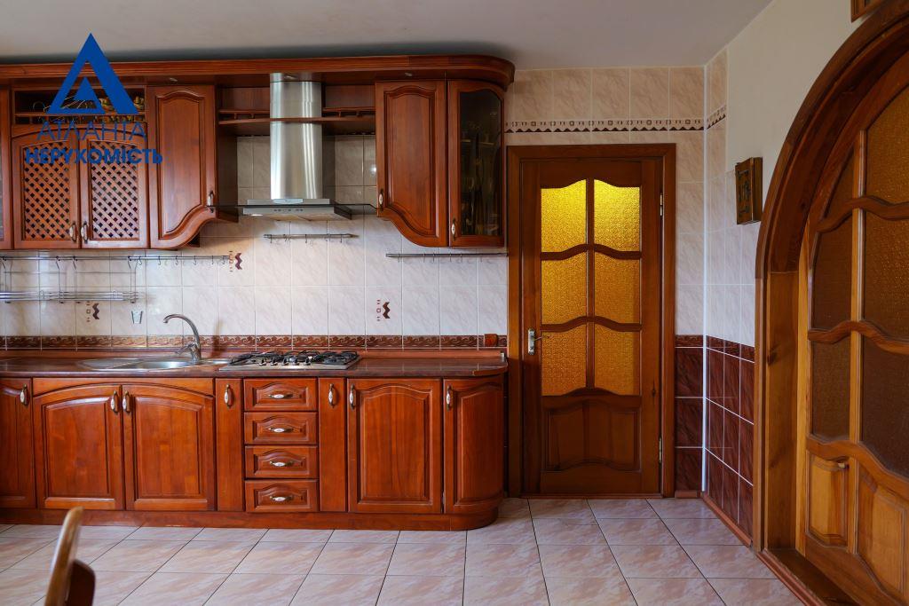 Будинок в с. Зміїнець (7)